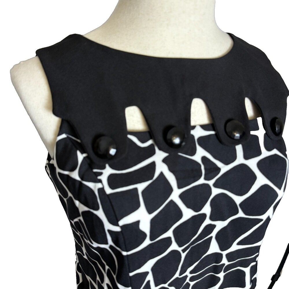 Dana Kay Sleeveless Sheath Dress Sz 10 Black White Giraffe Print Unique Neckline